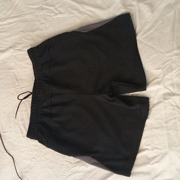 2  Medium size men's Nike shorts - Picture 6 of 7